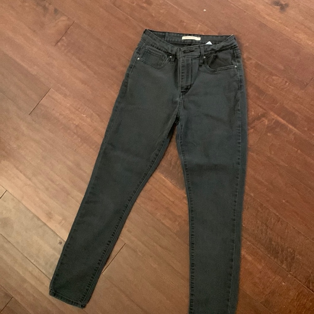 Levi’s black high rise skinny jeans